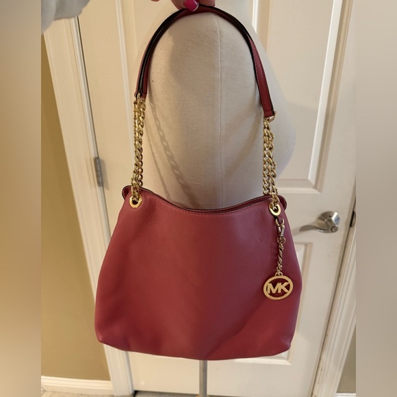 Michael Kors Mauve Jet Set Large Leather Tote with Gold Chain Strap - Picture 2 of 11